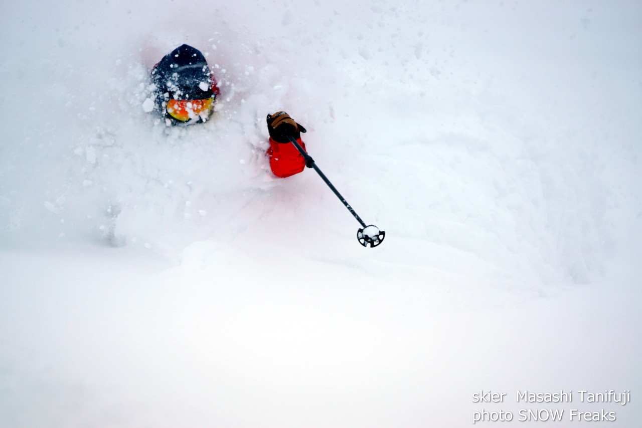 中山峠スキー場・初滑りシーズン最後の週末は『激深パウダースノー』☆ゲストスキーヤーに谷藤昌司さん登場！